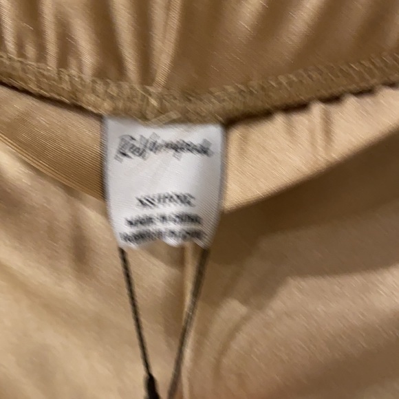 ReVamped high waisted biker shorts, Gold, size XS - Picture 3 of 4